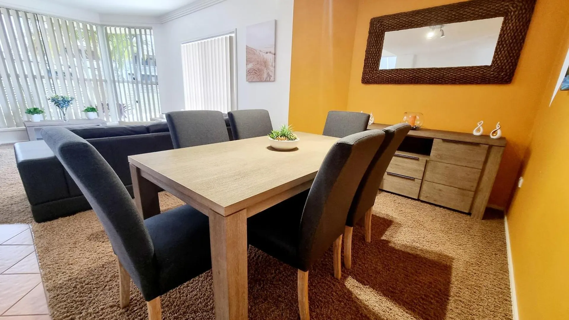 Tranquil Getaway With Pool, Outdoor Kitchen And Bar Villa Hervey Bay