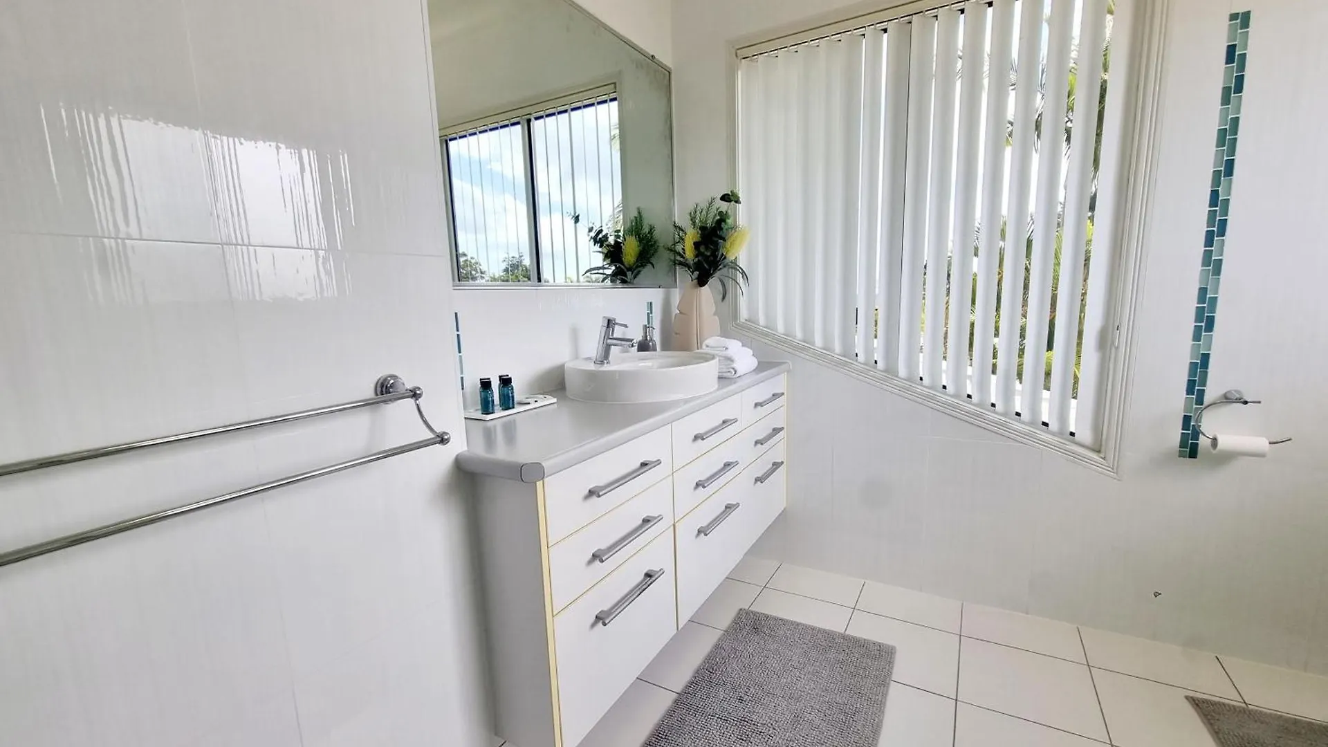 Tranquil Getaway With Pool, Outdoor Kitchen And Bar Villa Hervey Bay