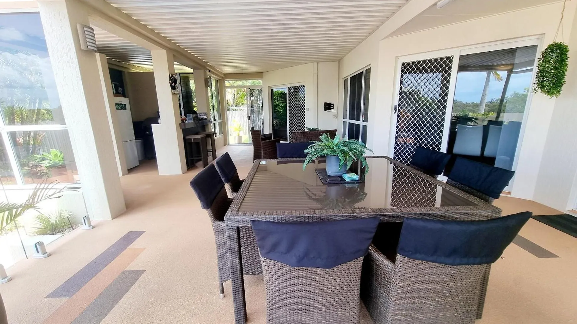Semesterbostad Tranquil Getaway With Pool, Outdoor Kitchen And Bar Villa Hervey Bay Australien